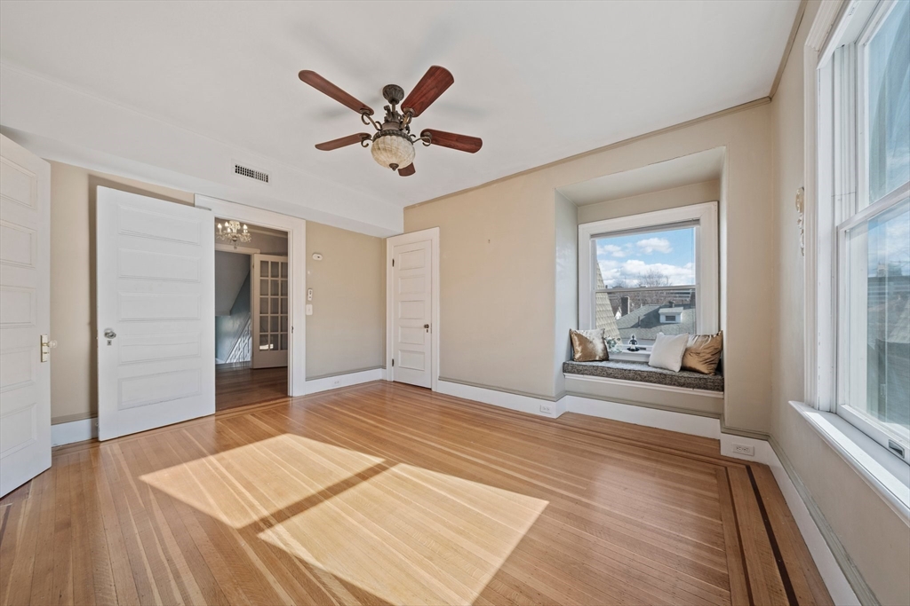33 Whitney Rd