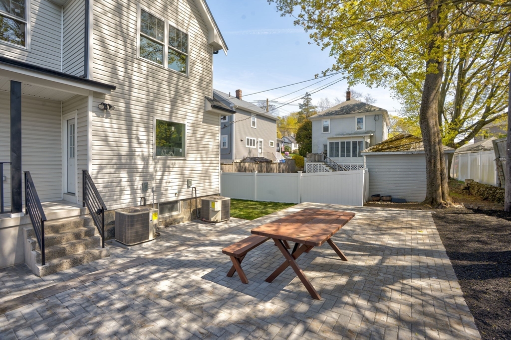 209 Milton St Ext