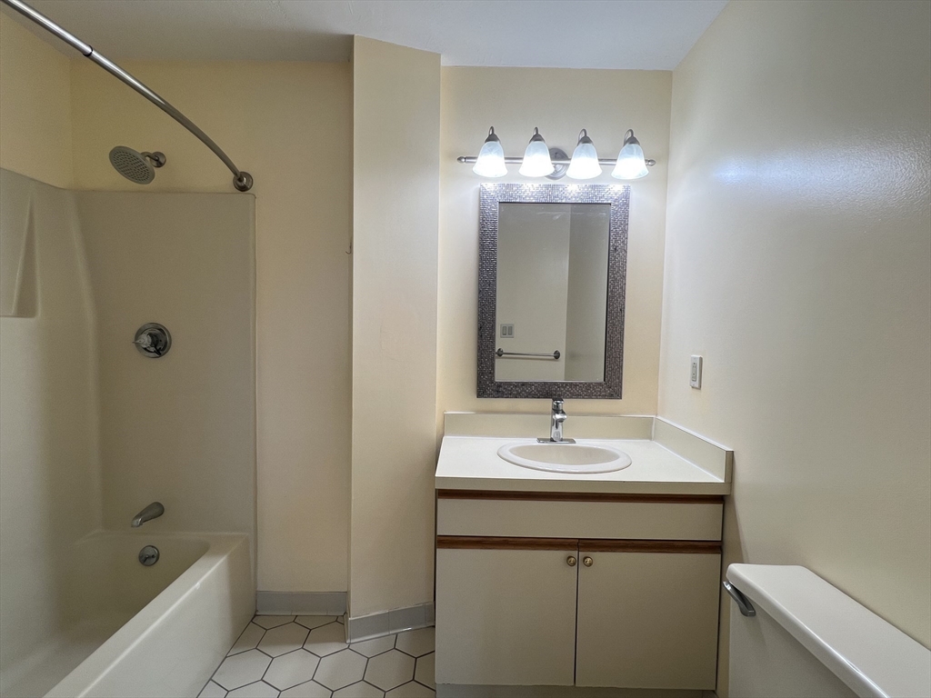 90 Quincy Shore Dr Unit: 621