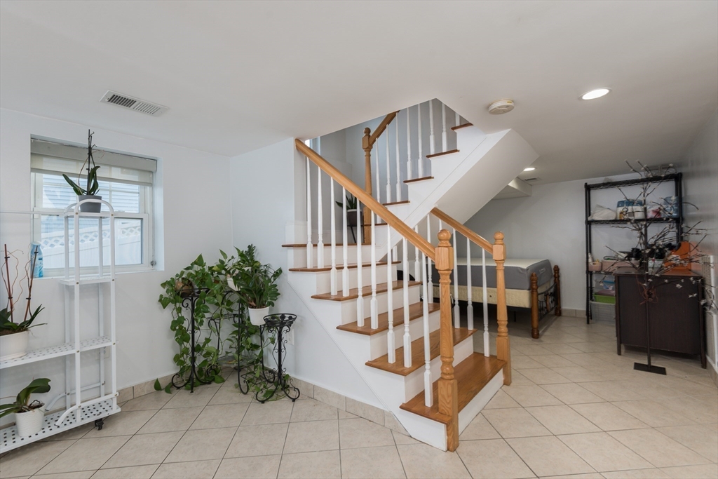 48 Sea Ave