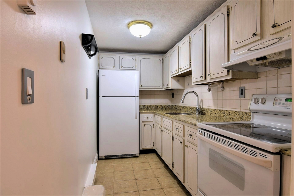 179 Presidents Ln # 3E
