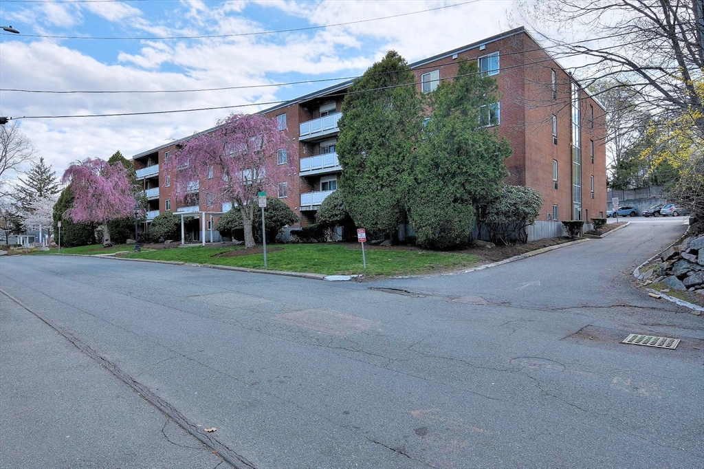 179 Presidents Ln # 3E