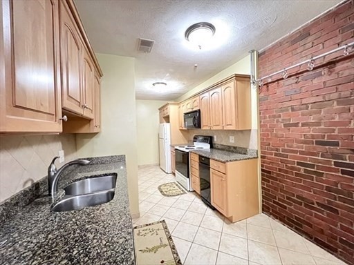 123 Elm St # A9
