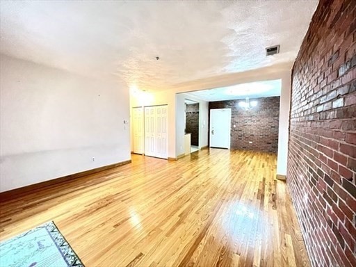123 Elm St # A9