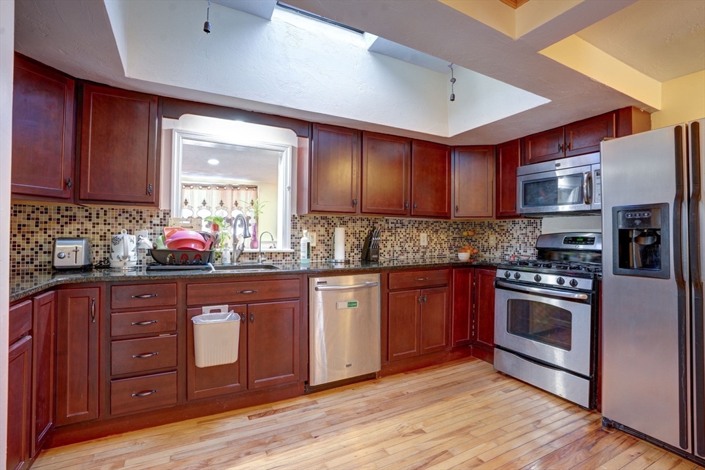 12 Harbor View Ave