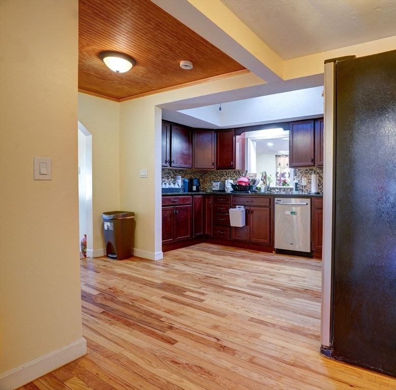 12 Harbor View Ave
