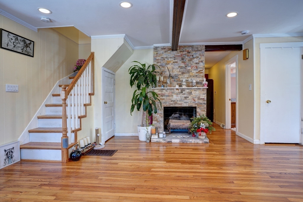 12 Harbor View Ave