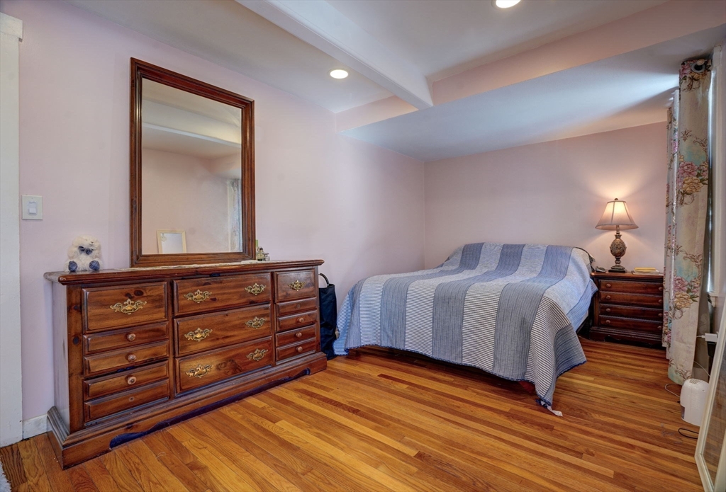 12 Harbor View Ave