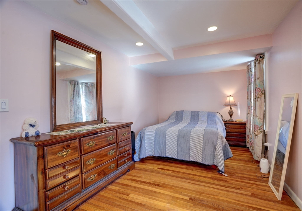 12 Harbor View Ave