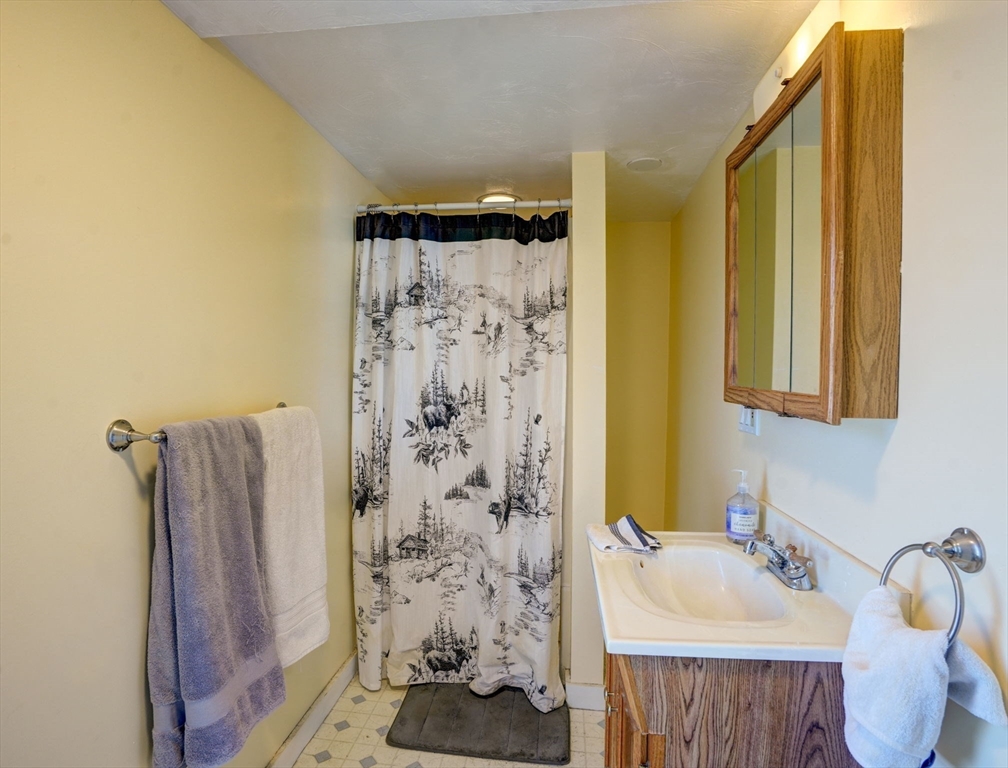 12 Harbor View Ave