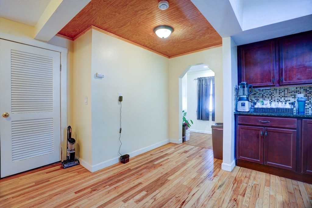 12 Harbor View Ave
