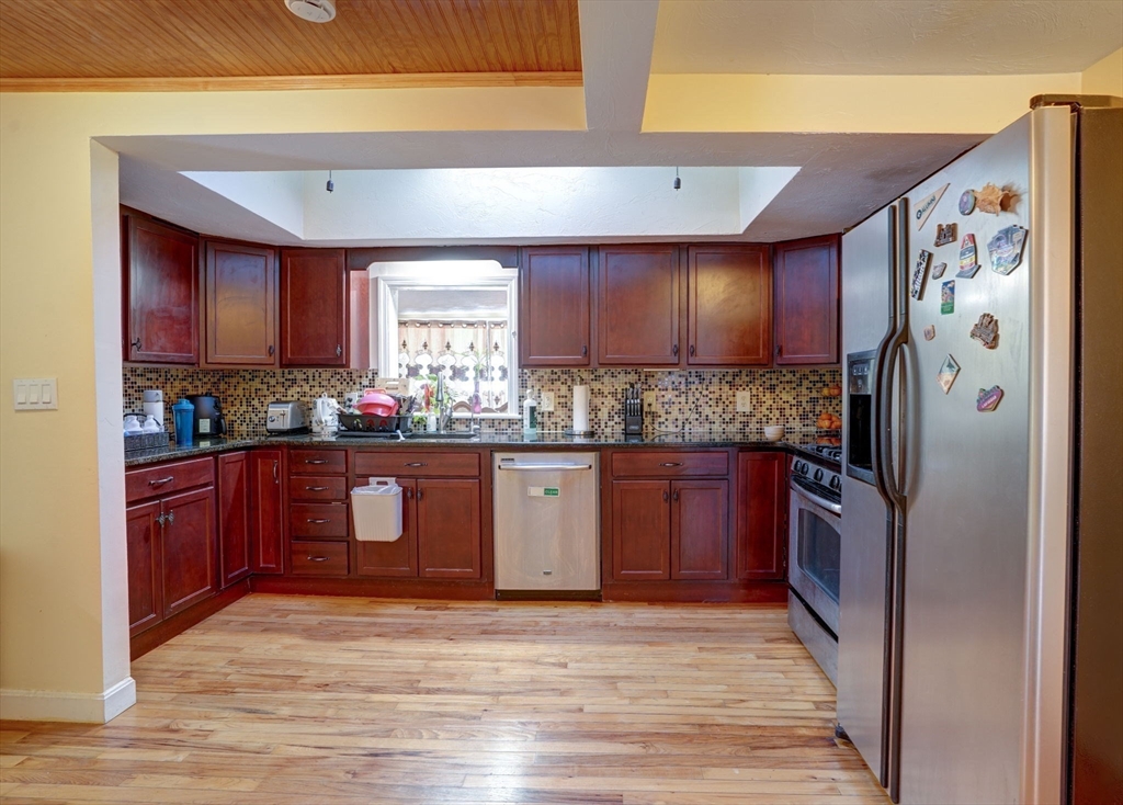 12 Harbor View Ave