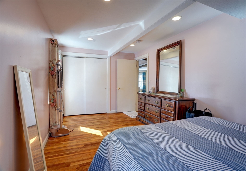 12 Harbor View Ave