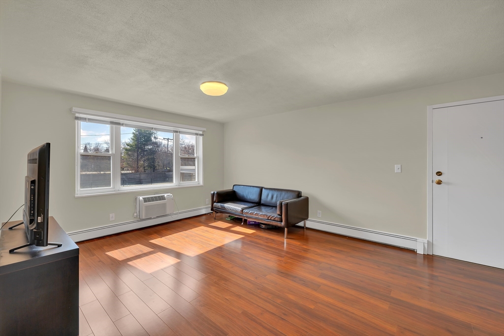20 Whitman Rd # 4 Unit: 1-4