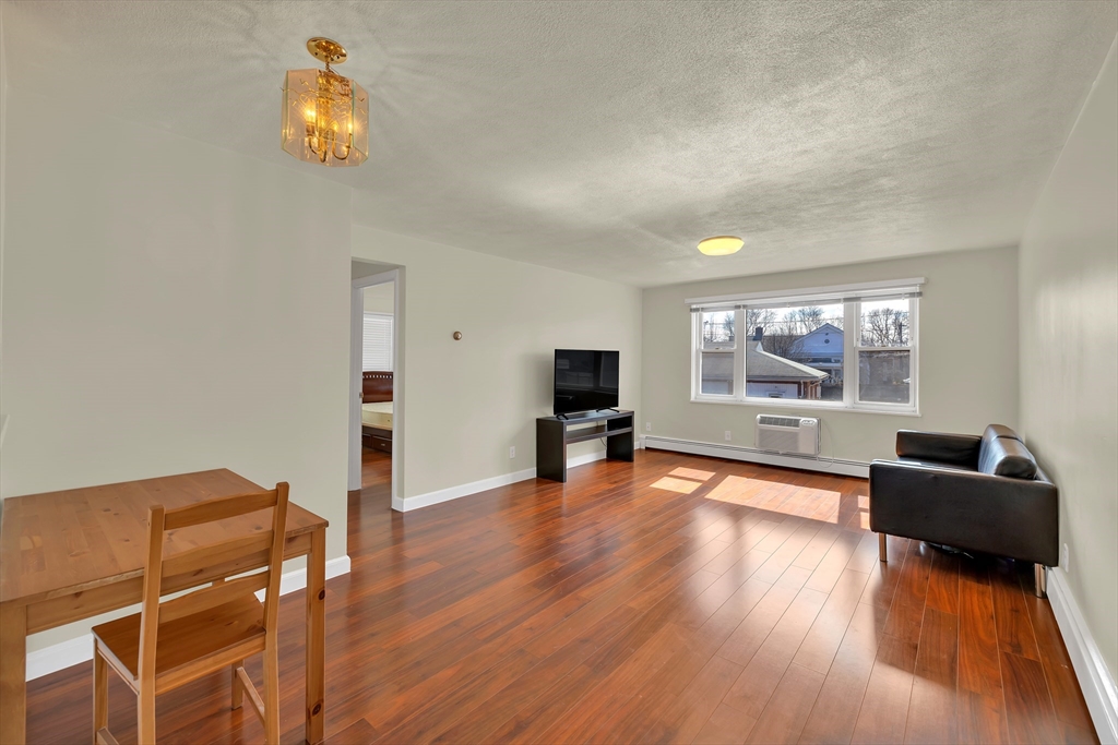20 Whitman Rd # 4 Unit: 1-4