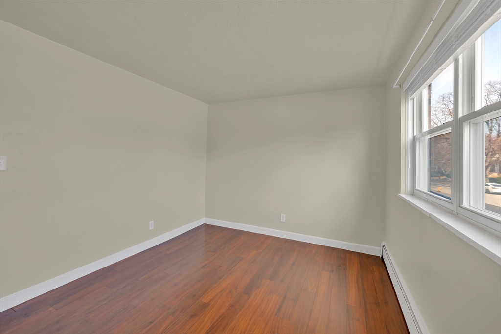 20 Whitman Rd # 4 Unit: 1-4