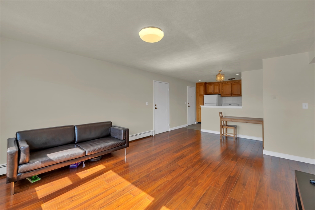 20 Whitman Rd # 4 Unit: 1-4