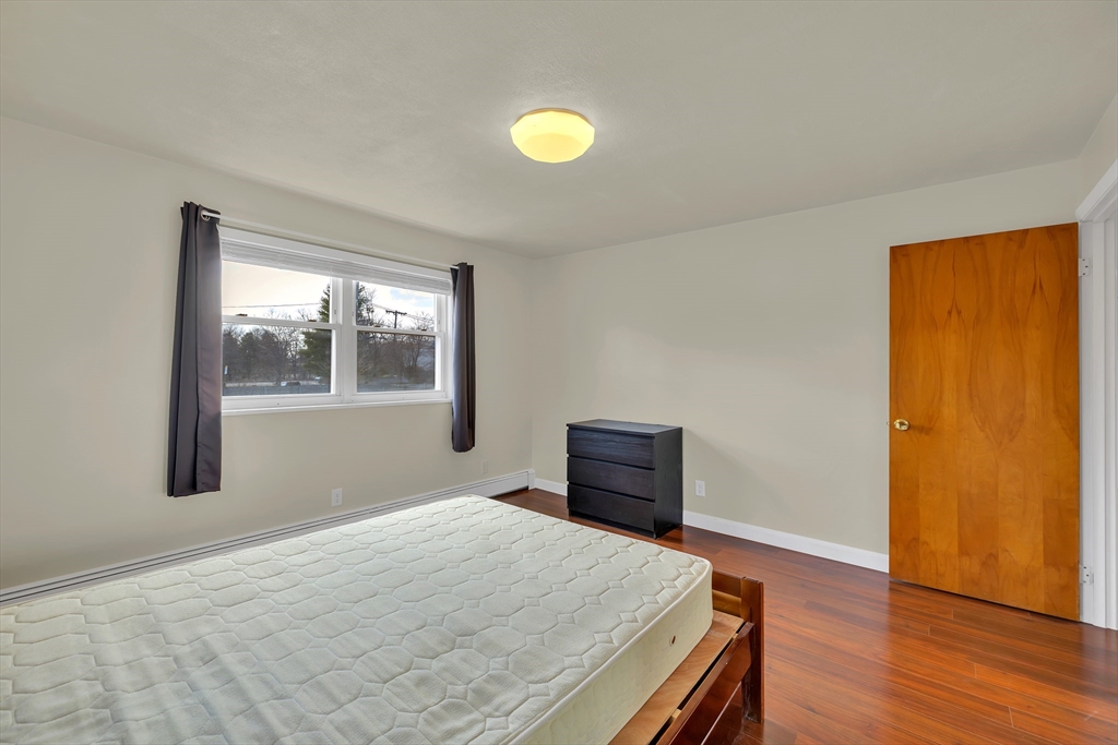 20 Whitman Rd # 4 Unit: 1-4