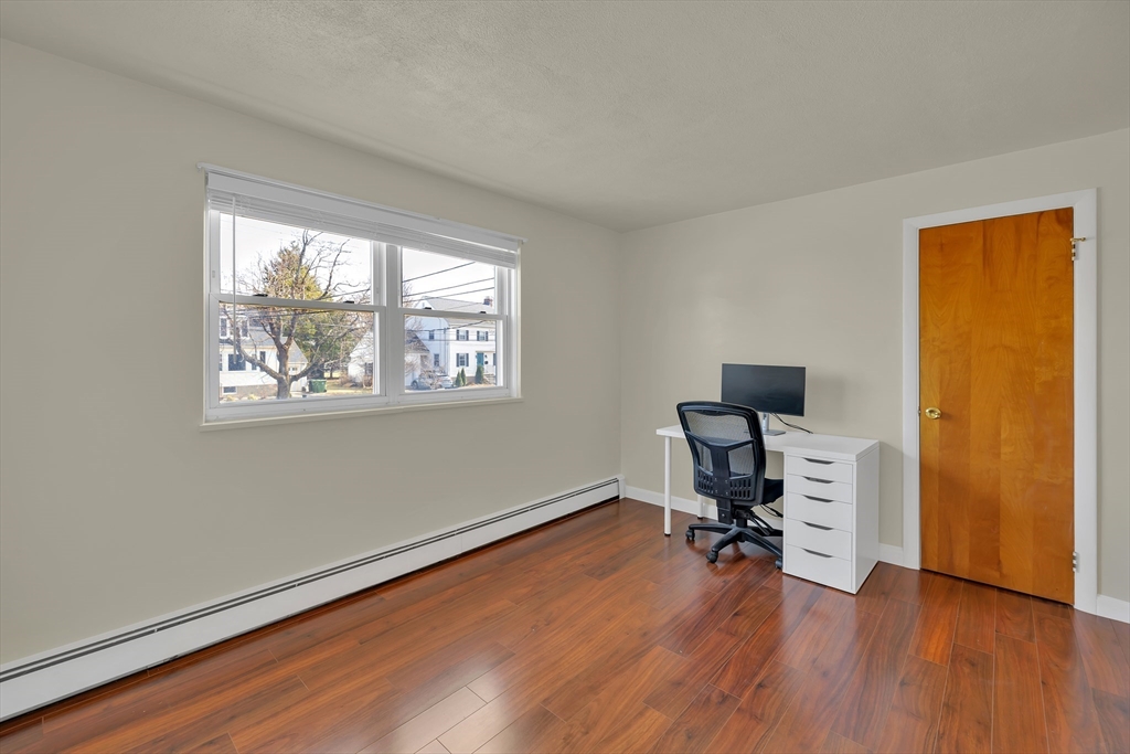 20 Whitman Rd # 4 Unit: 1-4