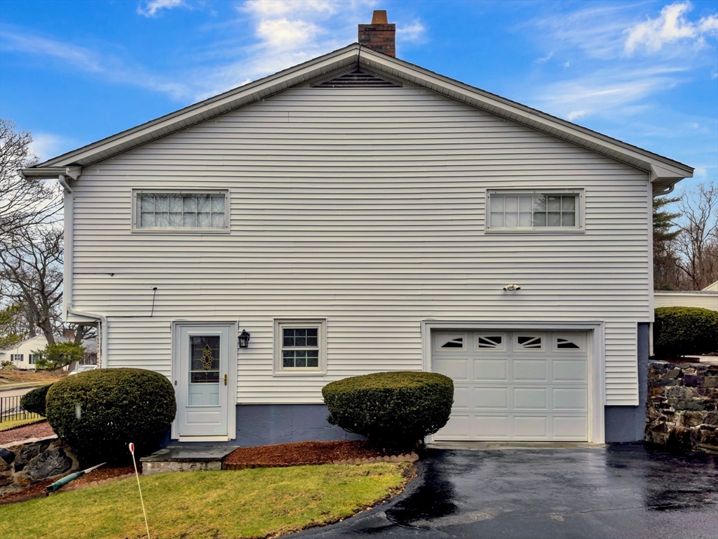 74 Churchill Rd