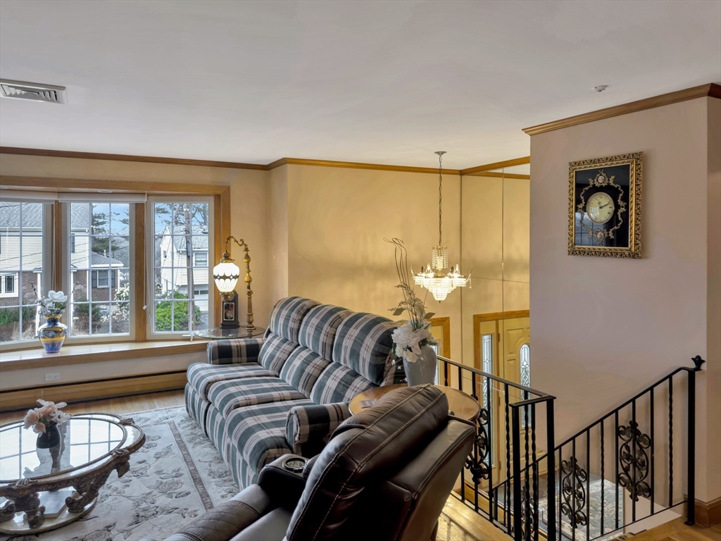 74 Churchill Rd