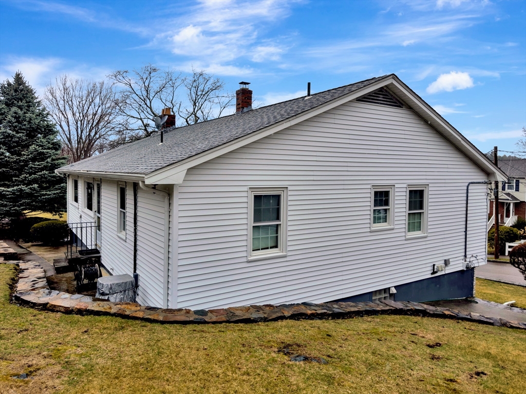 74 Churchill Rd