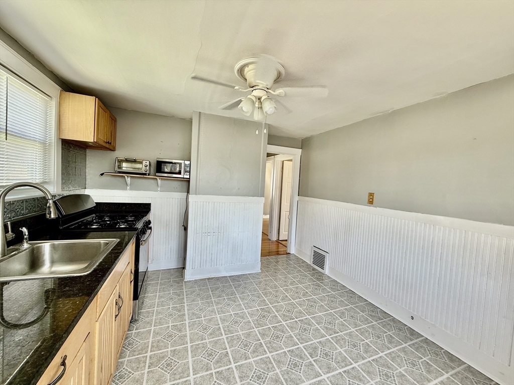 7 Whiton Ave # 2