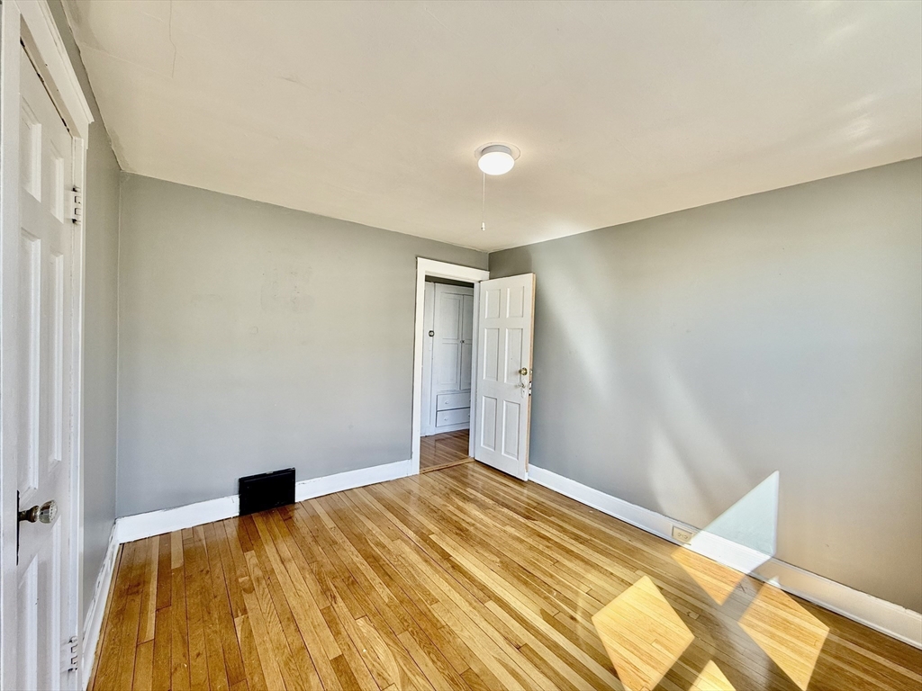 7 Whiton Ave # 2