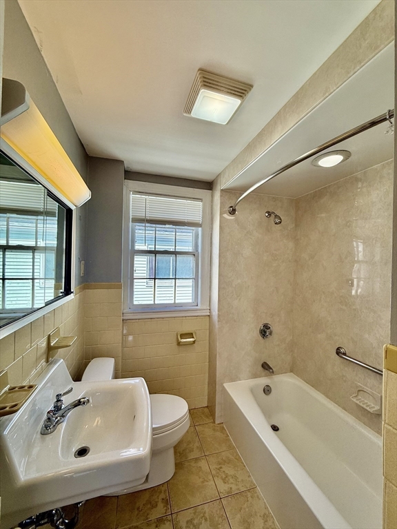 7 Whiton Ave # 2