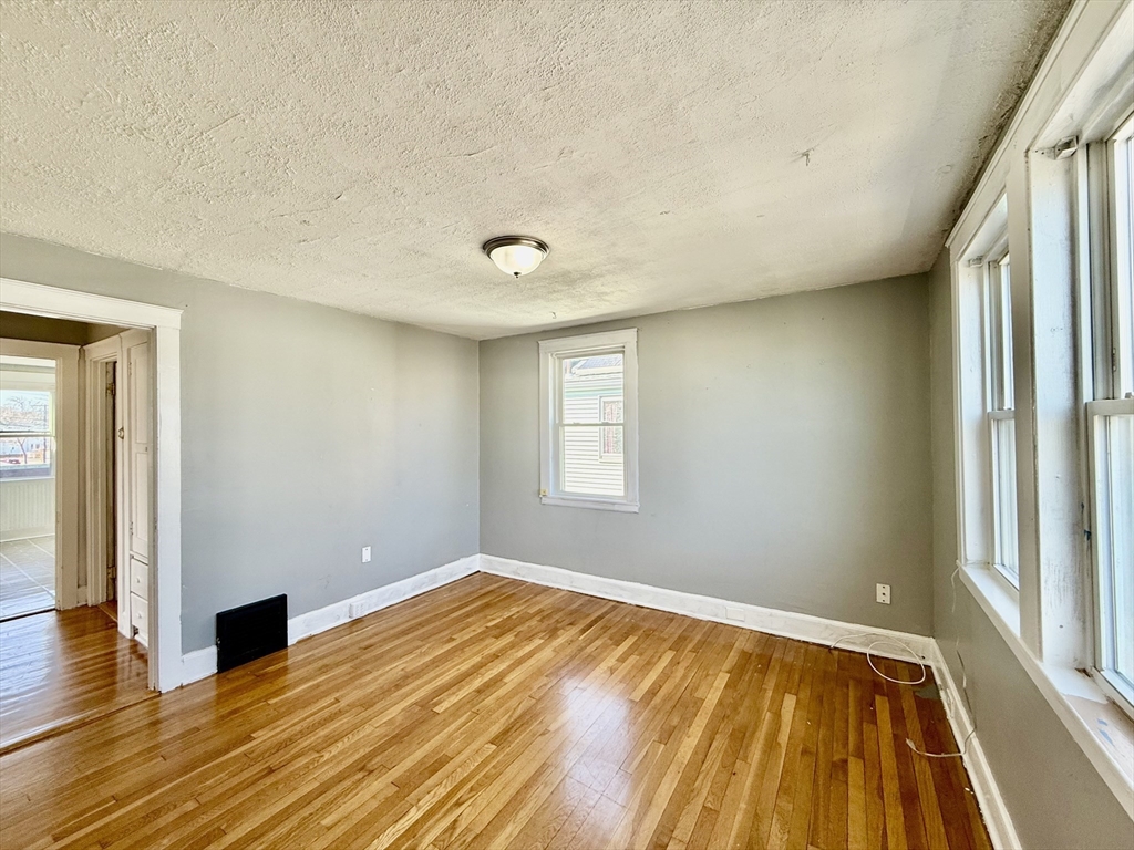 7 Whiton Ave # 2