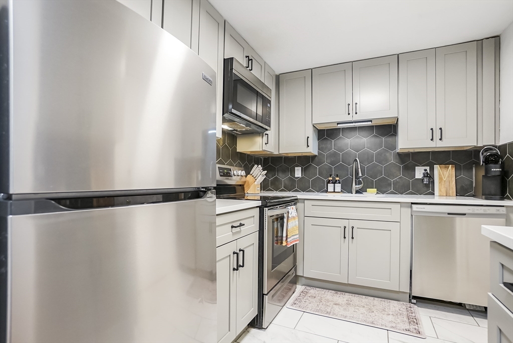 215 Winter St # 3P