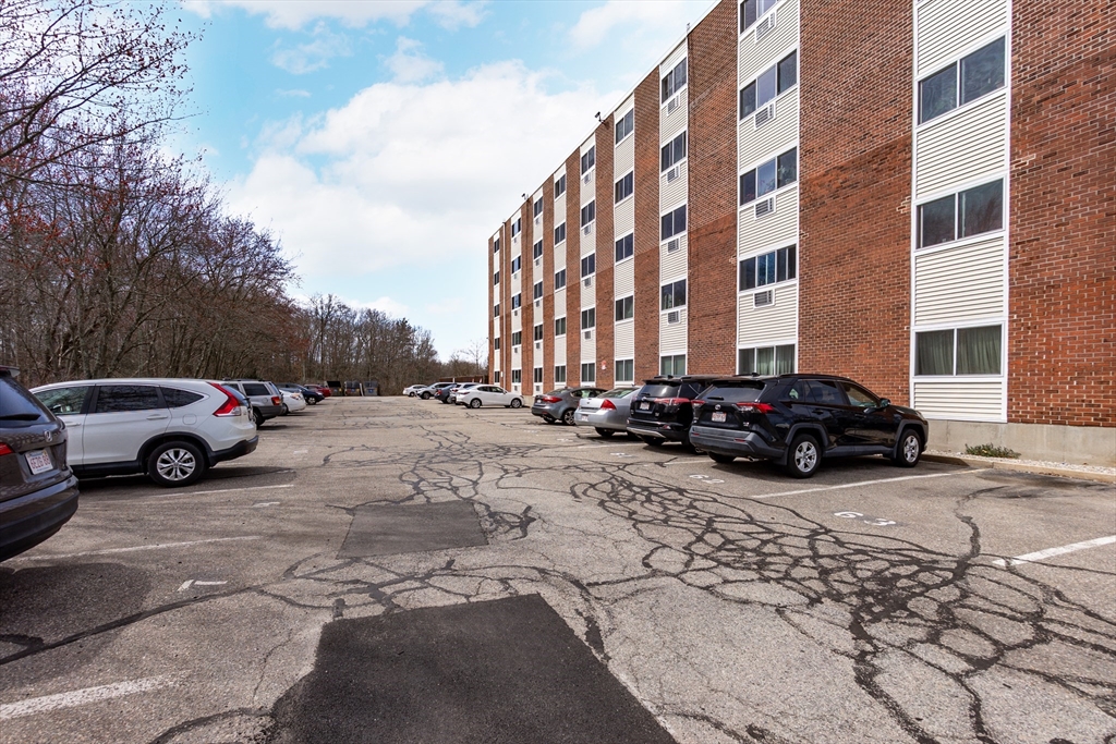 215 Winter St # 3P