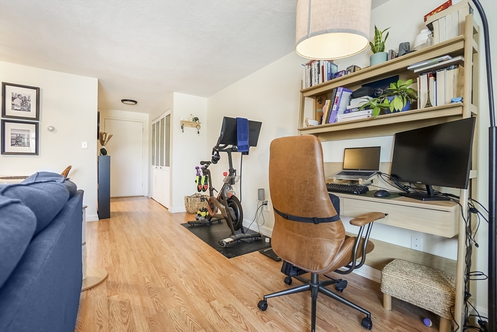 215 Winter St # 3P