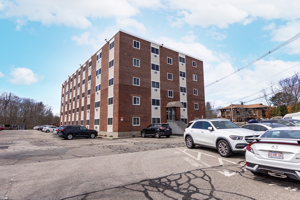215 Winter St # 3P