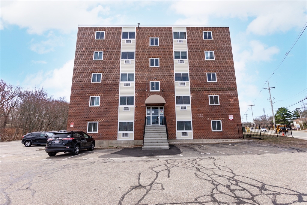 215 Winter St # 3P