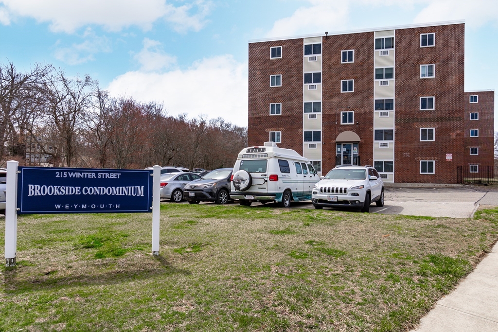 215 Winter St # 3P