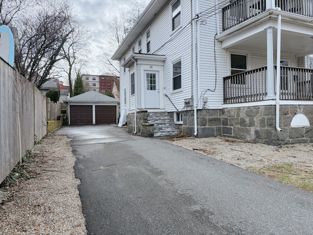 39 Woodward Ave # 1