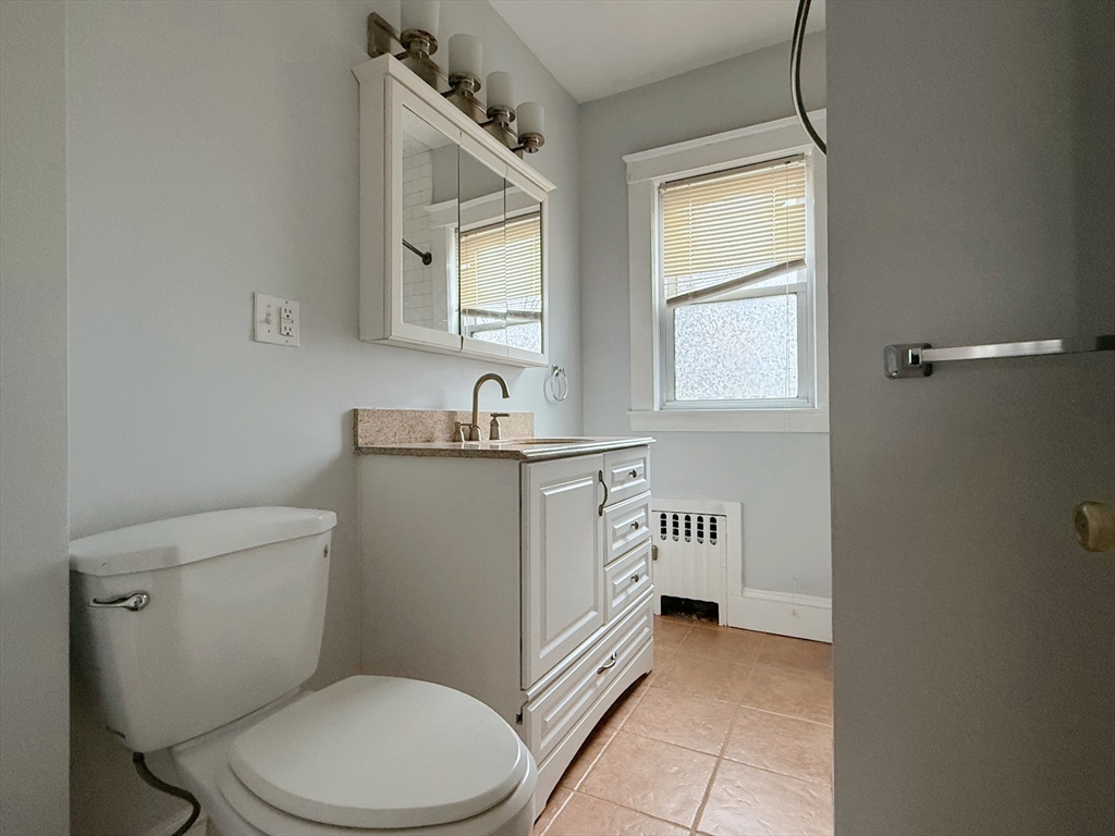 39 Woodward Ave # 1