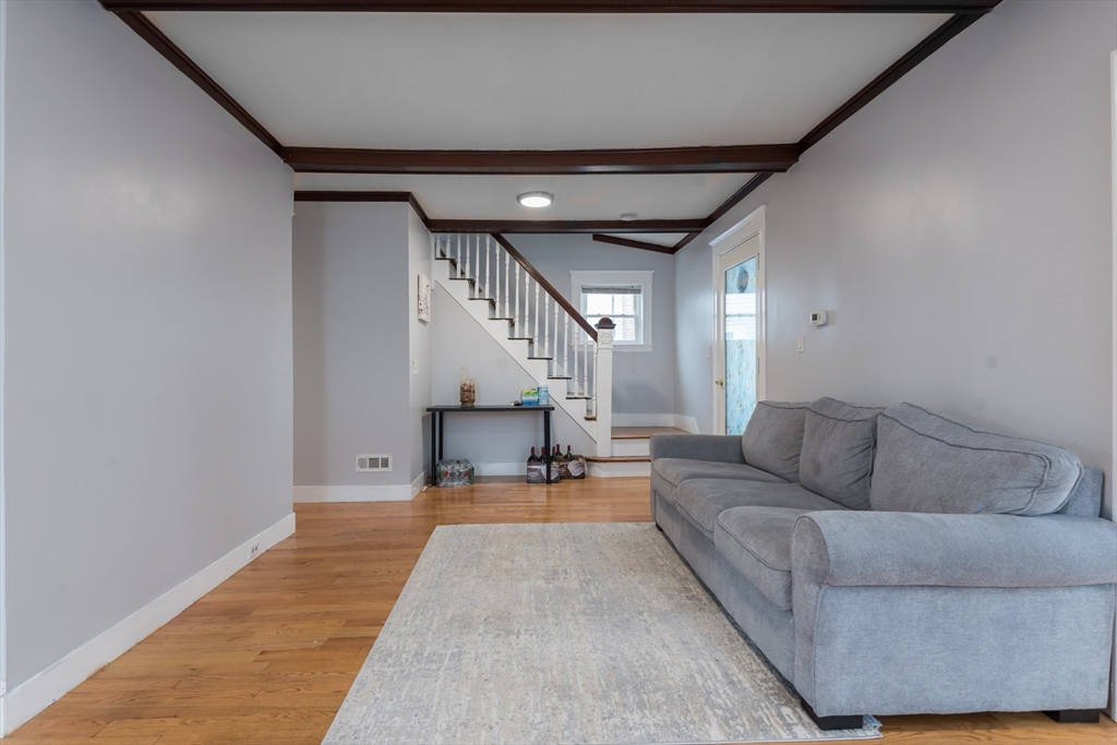 37 Taylor St