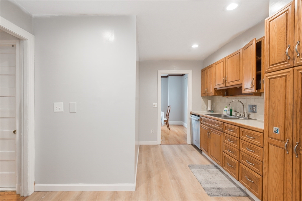 37 Taylor St