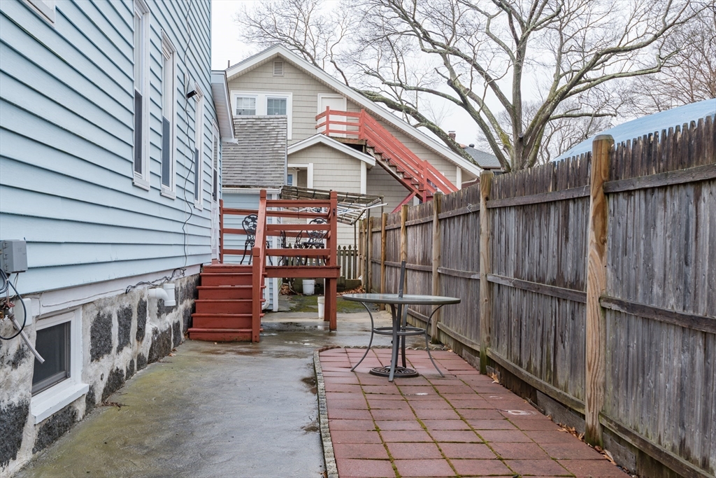 37 Taylor St
