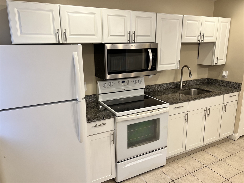 868 Bedford St # 3