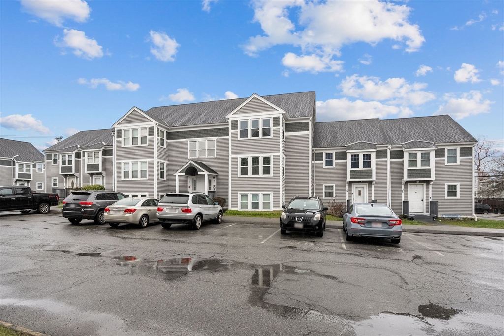 260 N Warren Ave # B8