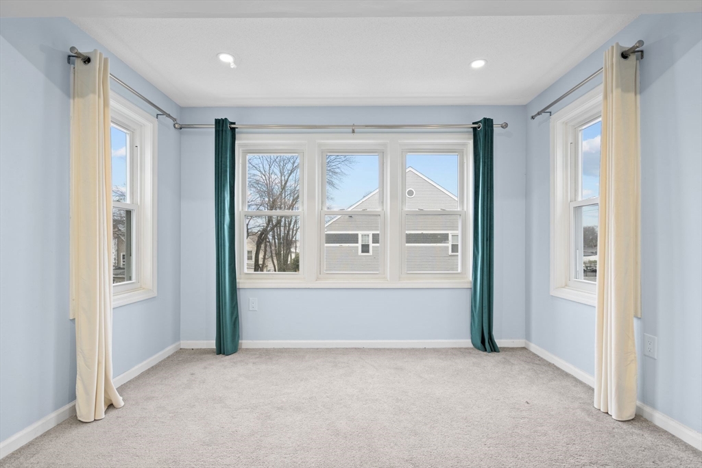 260 N Warren Ave # B8