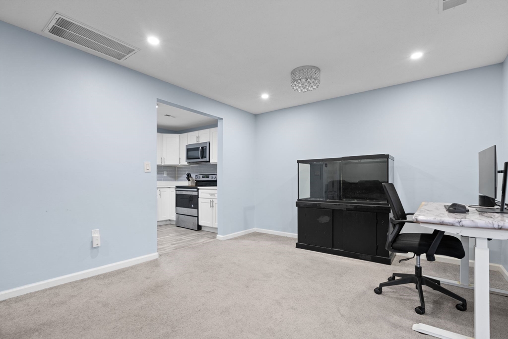 260 N Warren Ave # B8