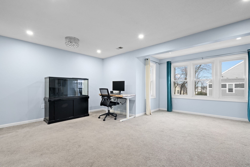 260 N Warren Ave # B8