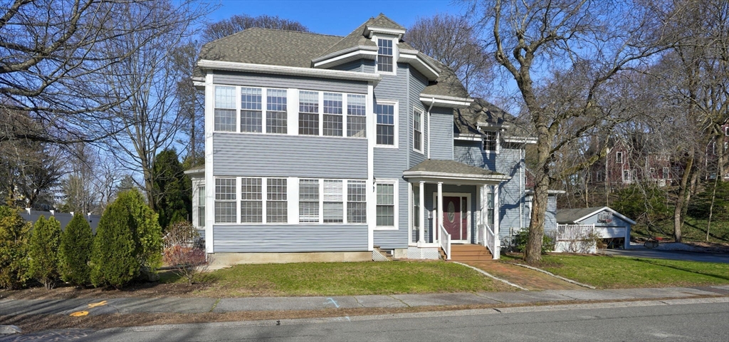 31 Rockland St Unit: 2nd floor