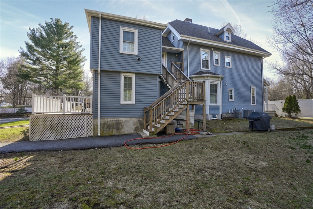31 Rockland St Unit: 2nd floor