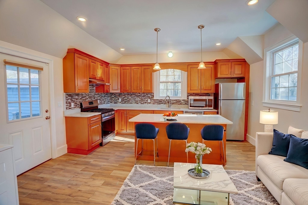 31 Rockland St Unit: 2nd floor