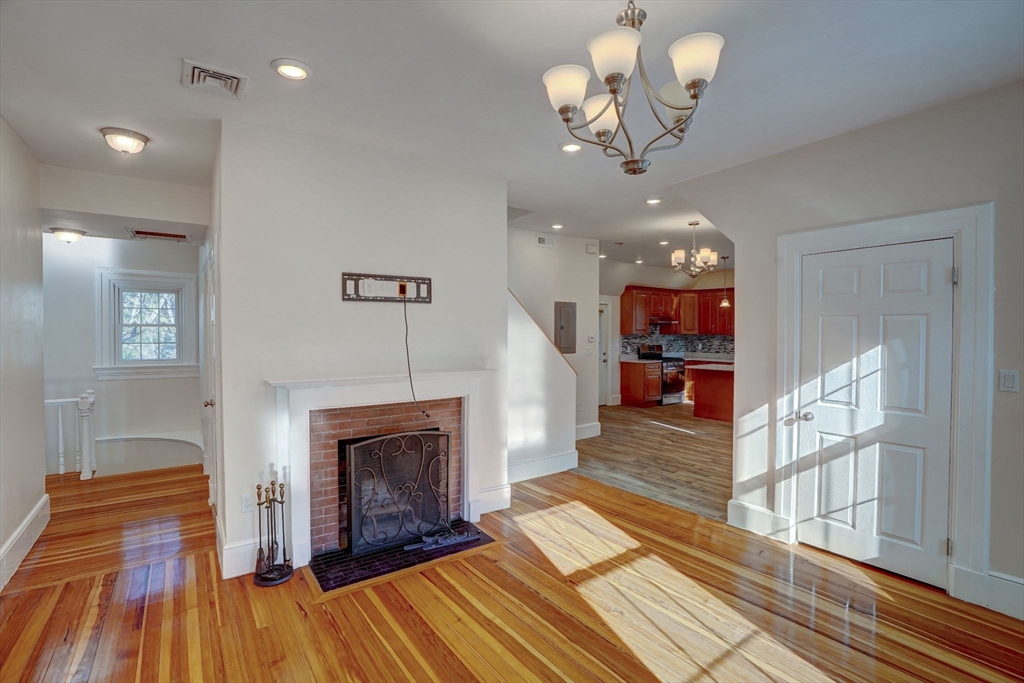 31 Rockland St Unit: 2nd floor